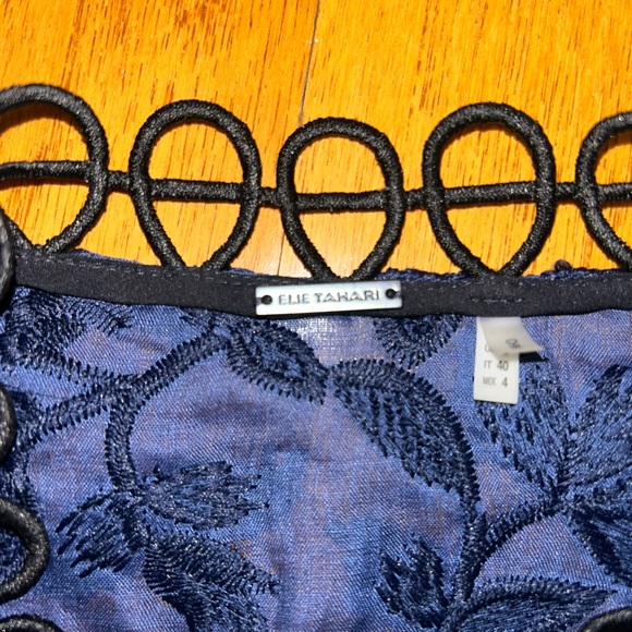 Elie Tahari Navy Blue Embroidered Jacket with Black Cut Out Details. Size 4. - Picture 2 of 6